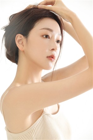 鞭抽屁眼喷尿床抽打花蒂